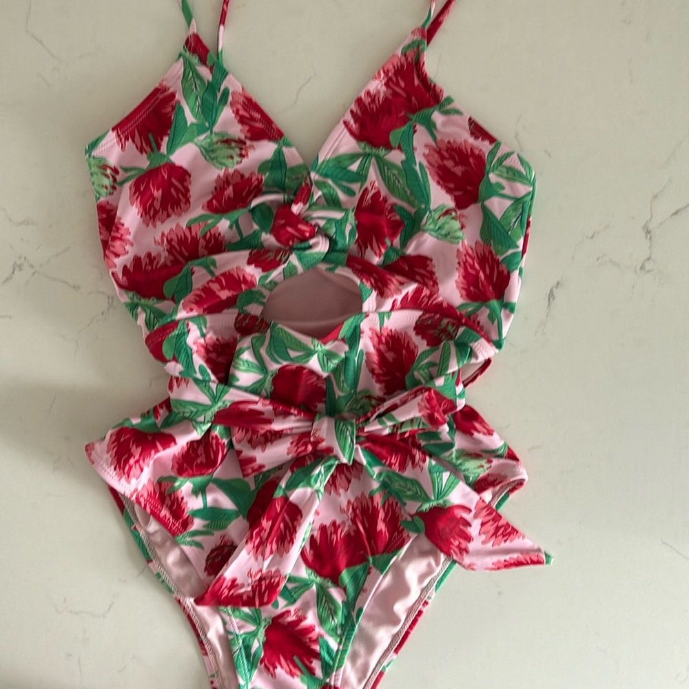 Women’s one piece bathing suit